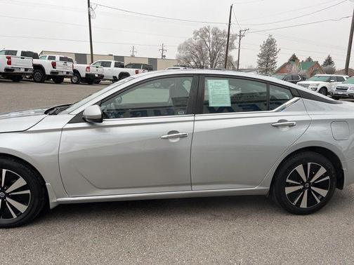 2021 Nissan Altima 2.5 SV