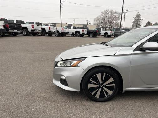 2021 Nissan Altima 2.5 SV