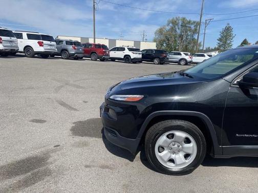2016 Jeep Cherokee Sport
