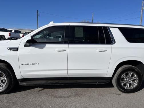 2023 GMC Yukon XL SLE