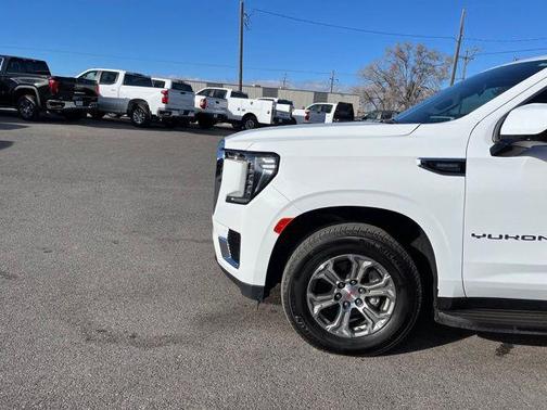 2023 GMC Yukon XL SLE