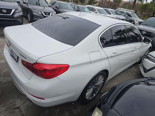 2018 BMW 530 530i
