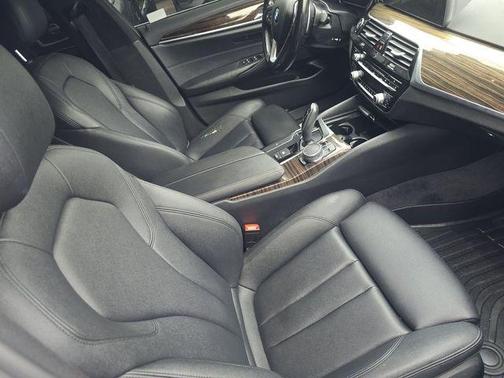 2018 BMW 530 530i