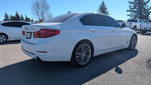 2018 BMW 530 530i