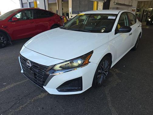 Glacier White 2025 Nissan Altima 2.5 SV