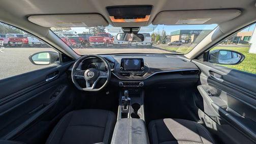 Glacier White 2025 Nissan Altima 2.5 SV