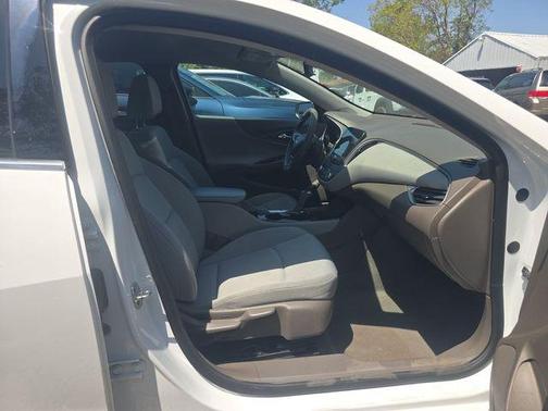 Summit White 2020 Chevrolet Malibu 1LS
