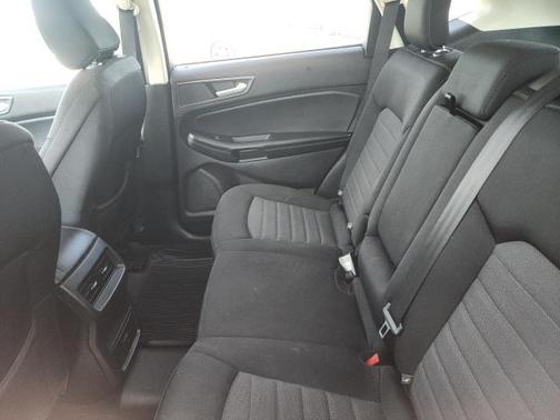 2020 Ford Edge SE