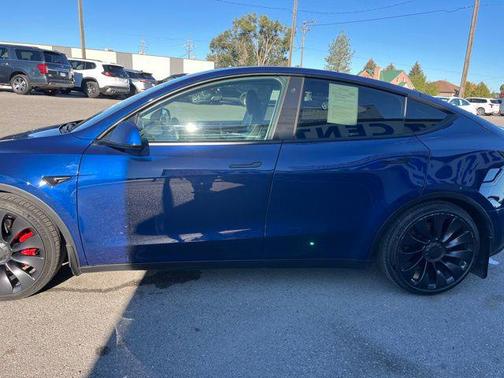 2022 Tesla Model Y Performance Dual Motor All-Wheel Drive