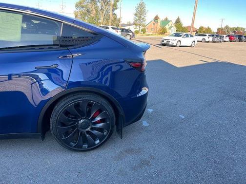 2022 Tesla Model Y Performance Dual Motor All-Wheel Drive