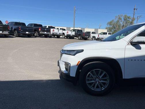 Summit White 2023 Chevrolet Traverse LT Cloth