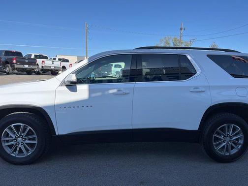 Summit White 2023 Chevrolet Traverse LT Cloth