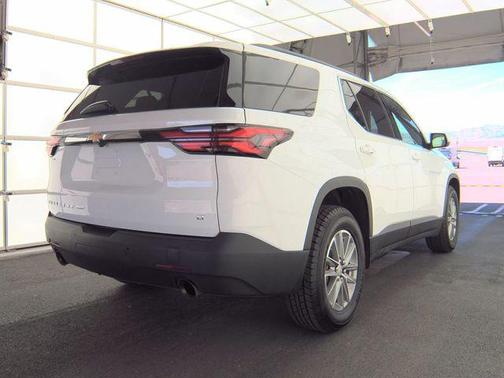 Summit White 2023 Chevrolet Traverse LT Cloth