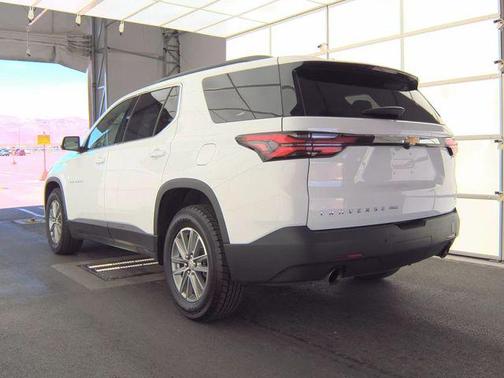 Summit White 2023 Chevrolet Traverse LT Cloth