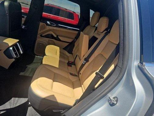 2018 Porsche Cayenne Base