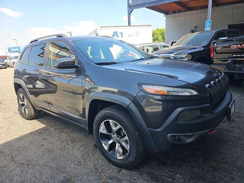 Granite Crystal Metallic Clearcoat 2016 Jeep Cherokee Trailhawk