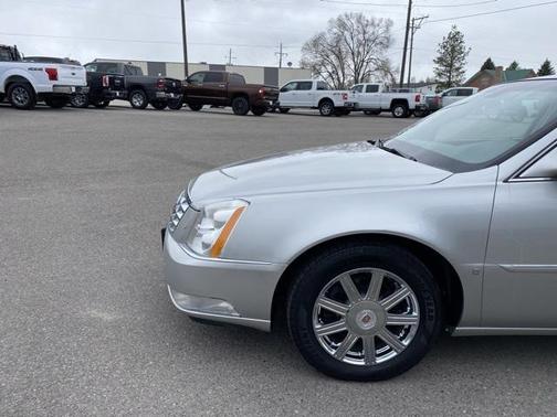 2008 Cadillac DTS Base