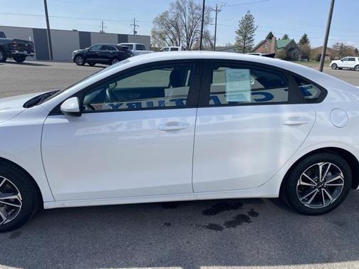 2024 Kia Forte LXS