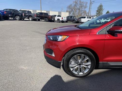 2023 Ford Edge Titanium