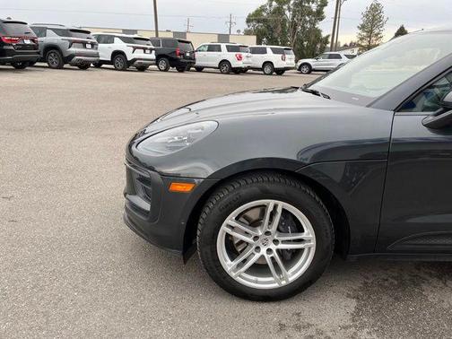 2023 Porsche Macan Base