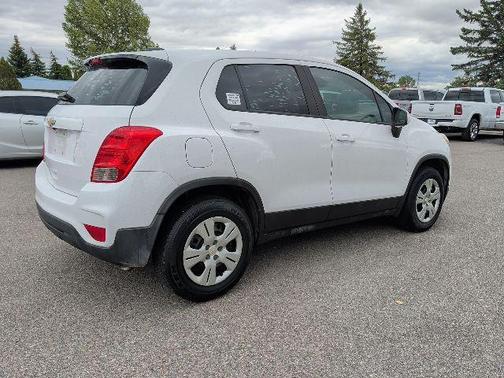 Summit White 2018 Chevrolet Trax LS