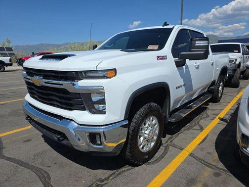 Summit White 2024 Chevrolet Silverado 2500 LT