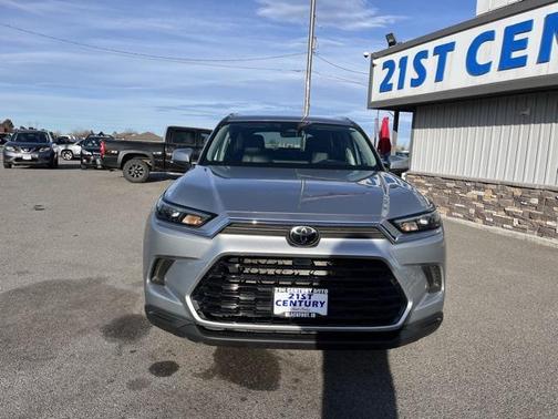 2025 Toyota Highlander LE