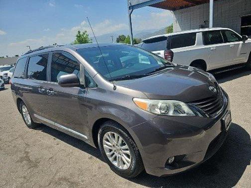 2012 Toyota Sienna XLE