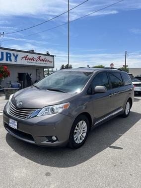 2012 Toyota Sienna XLE