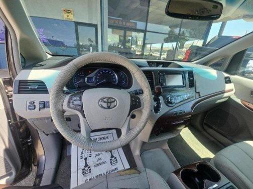 2012 Toyota Sienna XLE