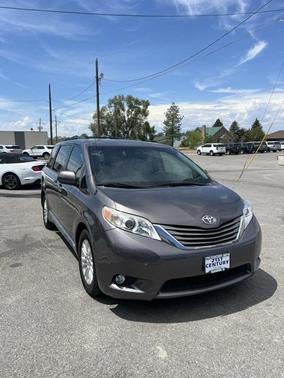 2012 Toyota Sienna XLE