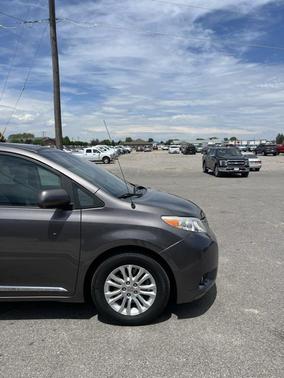 2012 Toyota Sienna XLE