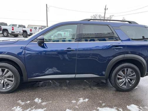 2024 Nissan Pathfinder SV 4WD