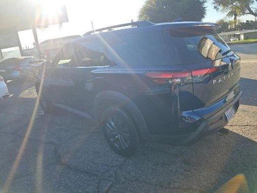 2024 Nissan Pathfinder SV 4WD