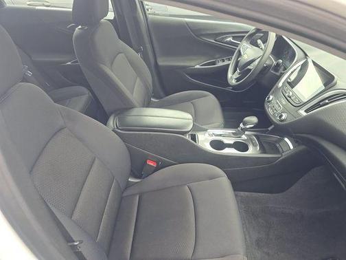 Summit White 2023 Chevrolet Malibu LT