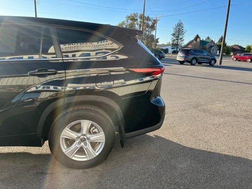 2024 Toyota Highlander LE