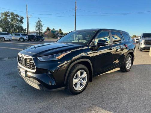 2024 Toyota Highlander LE