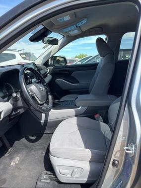 2022 Toyota Highlander LE