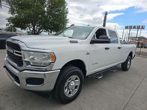 Bright White Clearcoat 2020 RAM 3500 Tradesman Crew Cab 4x4 8' Box