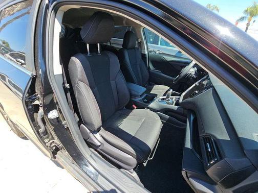 Crystal Black Silica 2024 Subaru Outback Premium