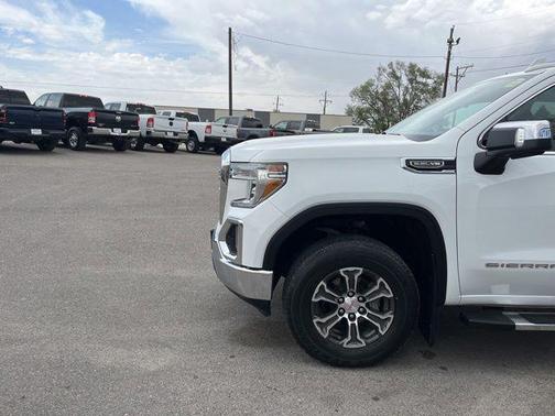 Summit White 2022 GMC Sierra 1500 SLT
