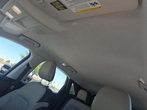 Oxford White 2022 Ford Escape SEL