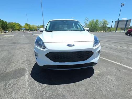 Oxford White 2022 Ford Escape SEL