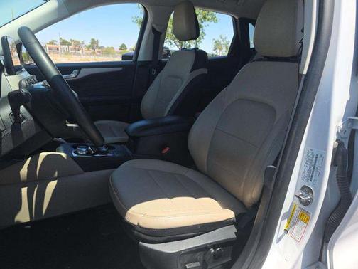 Oxford White 2022 Ford Escape SEL