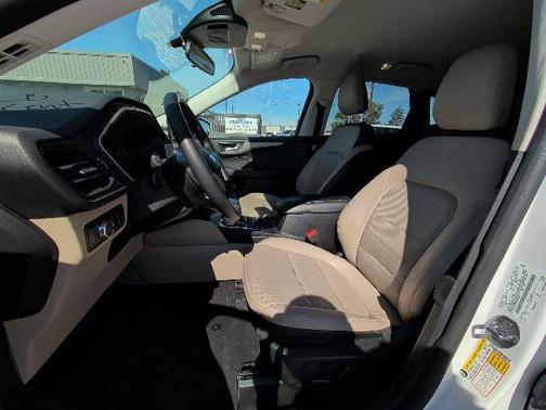 Oxford White 2022 Ford Escape SEL