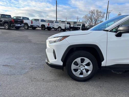 2024 Toyota RAV4 LE