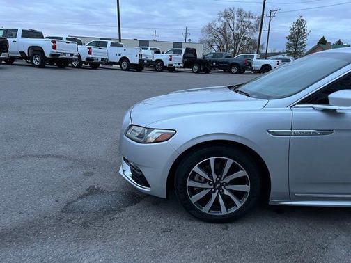 2018 Lincoln Continental Premiere