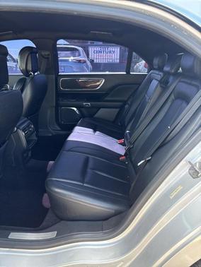 2018 Lincoln Continental Premiere