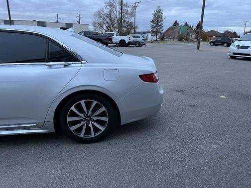 2018 Lincoln Continental Premiere