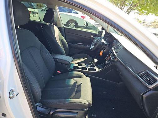 Snow White Pearl 2016 Kia Optima LX